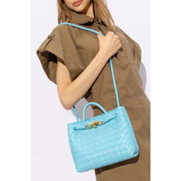 ❌❌SOLD!❌❌ BOTTEGA VENETA SMALL ANDIAMO LEATHER TOTE SHOULDER BAG AUTH! - Picture 3 of 16